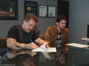 Kike Oliveira: contrato assinado com produtor Rick Bonadio