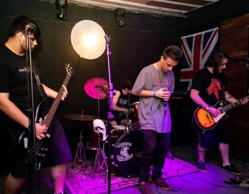 P-115: banda promissora de Punk/HC lança o single “O Palhaço”