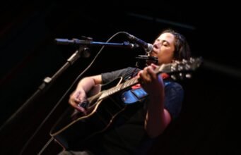 Revolução: banda mineira lança cover de Nirvana