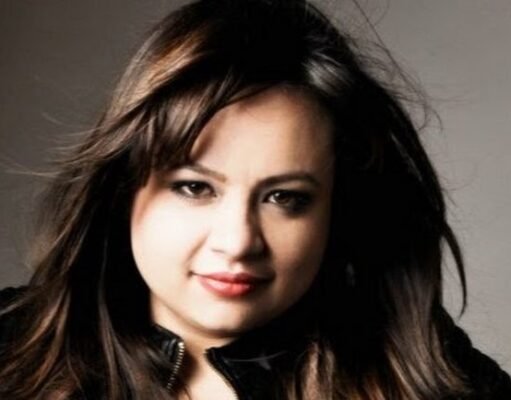 Vanessa Rafaelly, uma vida dedicada a interpretação e ensino da música