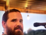 Jeremy Parsons une o Folk e o Rock em novo single ‘Life Worth Dyin’ For’