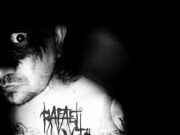 Rafael Melo lança trilha sonora de terror folk com participação da banda americana Warm Gadget