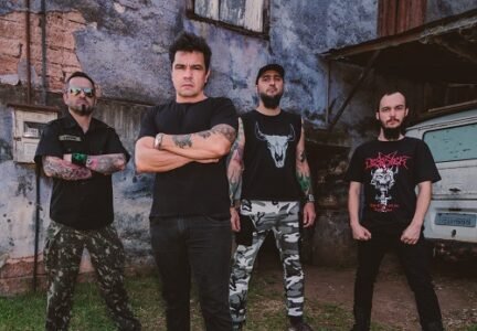 Carniça lança single celebrando 33 anos de carreira