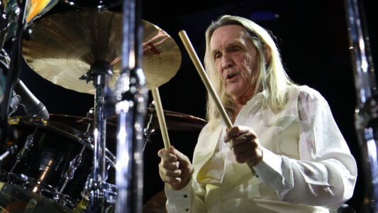 Iron Maiden vai parar de tocar músicas que Nicko McBrain não consegue mais executar