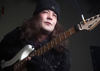 Jake E. Lee, guitarrista do Red Dragon Cartel e ex-Ozzy Osbourne, foi baleado em Las Vegas, mas passa bem