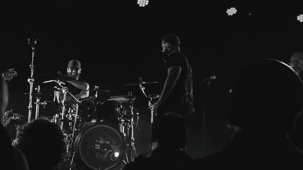 Banda Eminence ao vivo no SESC Belenzinho durante turnê Dark Echoes