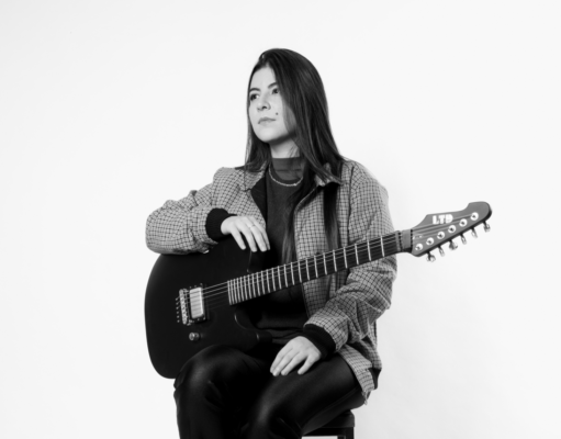 Jéssica Falchi (ex-Crypta) anuncia nova banda e lançamento do primeiro single