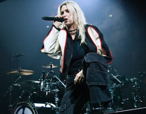 Mulheres reescrevem o Metal, POPPY e Emily Armstrong uma nova era