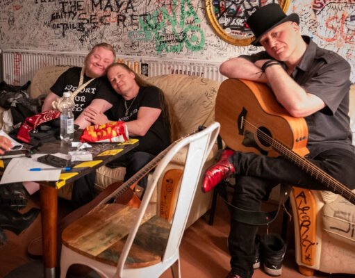 Entrevista: Acoustenced, Ehdonalainen, Nefertiti Malaty e o legado da banda Sentenced