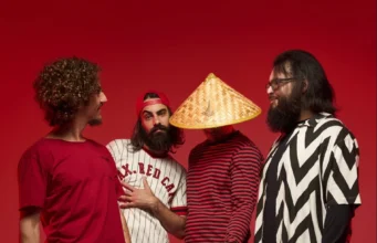 Resenha: Nos Tempos do Egoritmo – Barba Rala (2026)