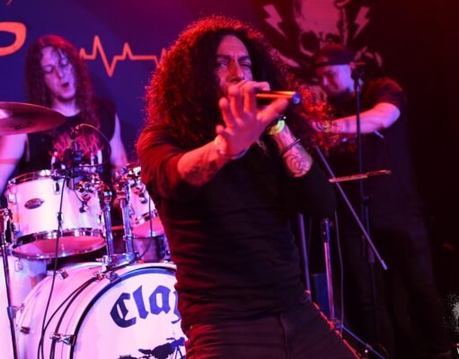 Metal, união e resistência no Clay Highway Bar (Curitiba/PR)