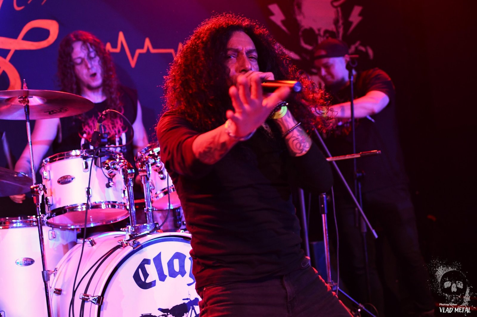 Metal, união e resistência no Clay Highway Bar (Curitiba/PR)