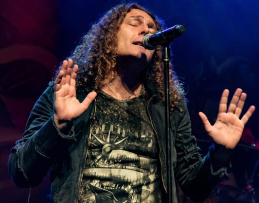 Fabio Lione critica anúncio falso que o colocava na abertura de show de Edu Falaschi: “Nem que renascesse sete vezes”